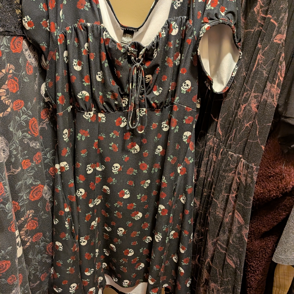 Hot Topic Black Floral Skull Dress